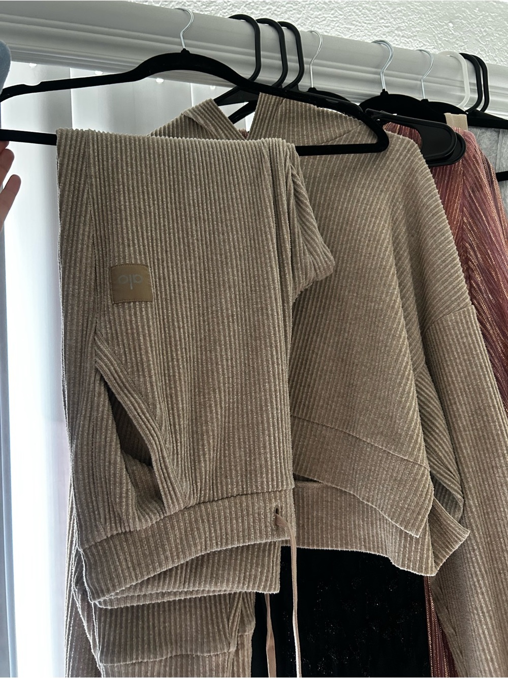 Alo size M muse hoodie and sweatpants